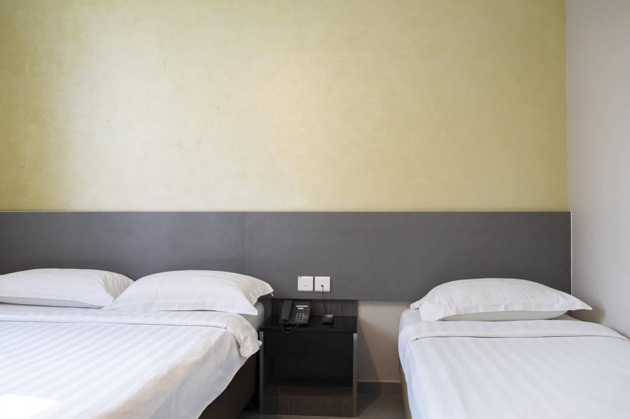 Ibis Budget Singapore Sapphire Экстерьер фото