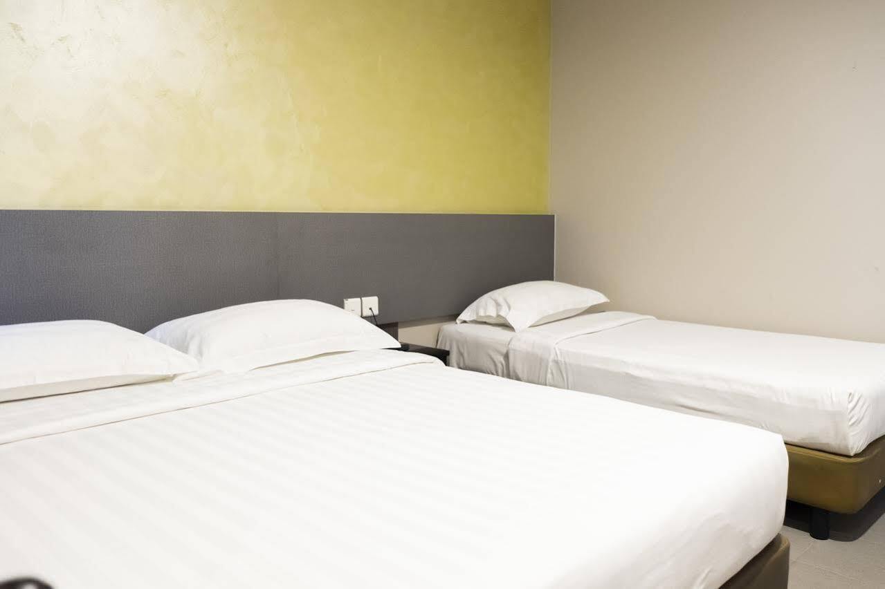 Ibis Budget Singapore Sapphire Экстерьер фото